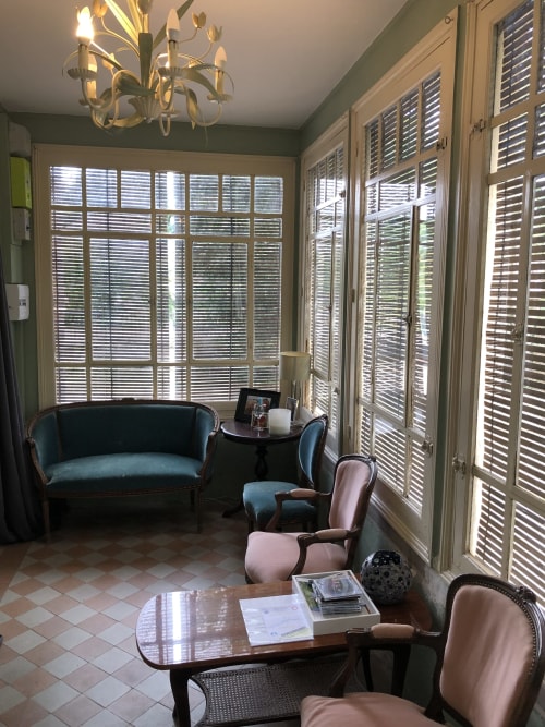 Maison de la Comtesse | Cosne d'Allier | Pool | Family Functions | Clean | Cozy | Sleeps 12 | BBQ | B&B 