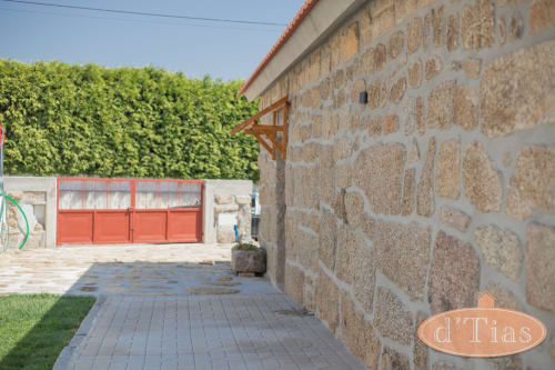 Casa das Tias, alojamento local quartos conforto, férias, norte, Portugal, praia, piscina, churrasqueira, festas, verão. bonita aconchegante e económica amiga ambiente. Cozinha maquina lavar roupa louça, frigorífico forno micro-ondas. 