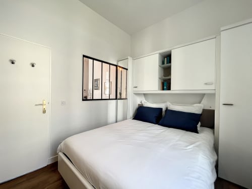 Appartement La Plage au Laurencin, appart’hôtel à Sens centre-ville. Cuisine équipée, wifi, linge, arrivée autonome, salle d'eau ouverte sur chambre. Réservez en direct.