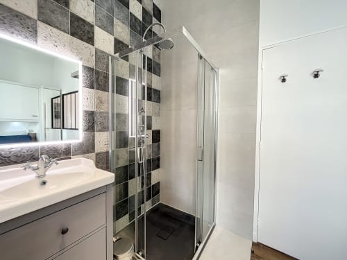 Appartement La Plage au Laurencin, appart’hôtel à Sens centre-ville. Cuisine équipée, wifi, linge, arrivée autonome, salle d'eau ouverte. Réservez en direct.