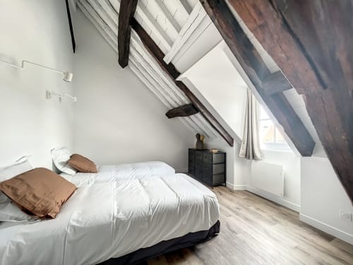 Appartement Le Comble au Laurencin, appart’hôtel à Sens centre-ville. Cuisine équipée, wifi, linge, arrivée autonome, lits jumeaux. Réservez en direct.