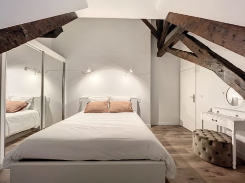 Appartement Le Comble au Laurencin, appart’hôtel à Sens centre-ville. Cuisine équipée, wifi, linge, arrivée autonome, lit Queen-size. Réservez en direct.