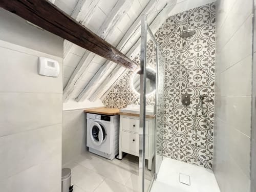 Appartement Le Comble au Laurencin, appart’hôtel à Sens centre-ville. Cuisine équipée, wifi, linge, arrivée autonome, lave-linge. Réservez en direct.