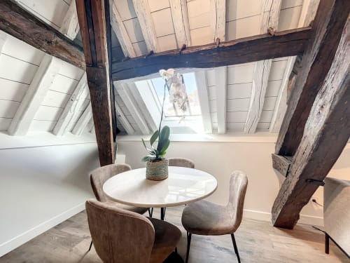 Appartement Le Comble au Laurencin, appart’hôtel à Sens centre-ville. Cuisine équipée, wifi, linge, arrivée autonome, espace repas. Réservez en direct.