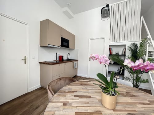 Appartement La Mezzanine au Laurencin, appart’hôtel à Sens centre-ville. Cuisine équipée, wifi, linge, arrivée autonome. Réservez en direct.