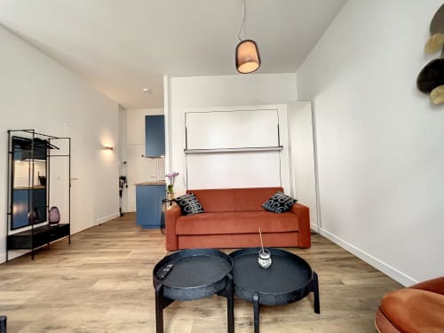 Appartement Le Seventies au Laurencin, appart’hôtel à Sens centre-ville. Cuisine équipée, wifi, linge, arrivée autonome, salon. Réservez en direct.
