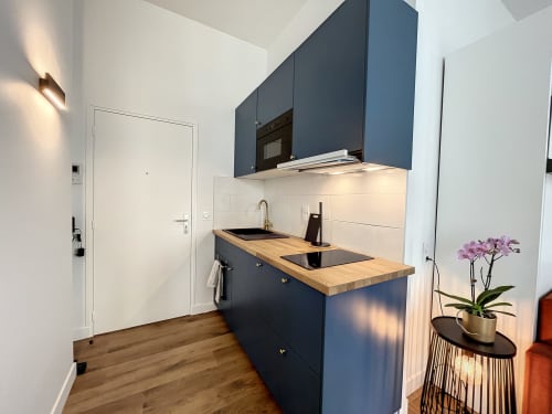 Appartement Le Seventies au Laurencin, appart’hôtel à Sens centre-ville. Cuisine équipée, wifi, linge, arrivée autonome. Réservez en direct.