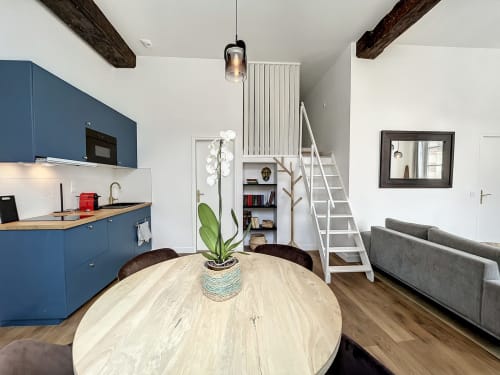 Appartement Le Cocon au Laurencin, appart’hôtel à Sens centre-ville. Cuisine équipée, wifi, linge, arrivée autonome, espace repas. Réservez en direct.