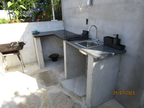 Casa das Tias, alojamento local quartos conforto, férias, norte, Portugal, praia, piscina, churrasqueira, festas, verão. bonita aconchegante e económica amiga ambiente. Cozinha maquina lavar roupa louça, frigorífico forno micro-ondas. 