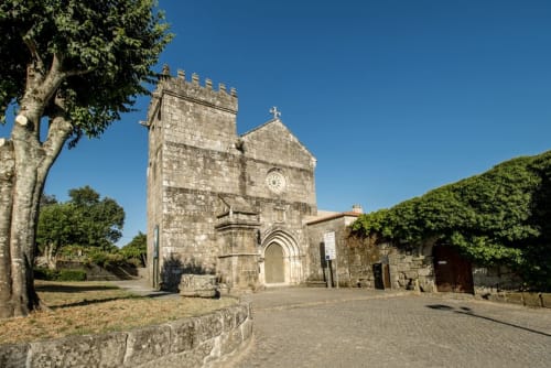 Casa das Tias, local accommodation, Porto comfort rooms, holidays, weekend, north, Portugal, beach, pool, barbecue, parties, summer. beautiful cozy and economical environment friendly. Kitchen dishwasher, fridge oven microwave.