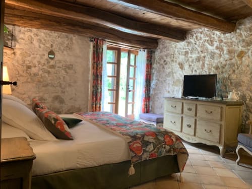 Maison d'hôtes du 16ème siècle à côté du lac d'Aiguebelette