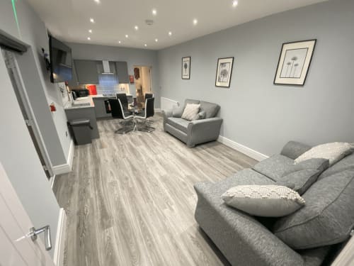 victorian house - remodelled - clean - spacious - hot tub - blackpool - beachfront - comfortable