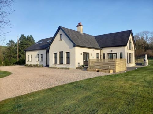 spacious property - Kilskeery - modern country house - kitchen - fireplace - hot tub - cozy - lough Erne