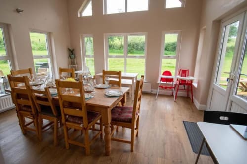 spacious property - Kilskeery - modern country house - kitchen - fireplace - hot tub - cozy - lough Erne