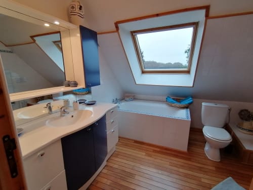 Ferienhaus Ker Huon - Badezimmer - Ferienhaus mit privatem, überdachten und beheizten Pool, Ferienvermietung, Rosa Granitküste - Côtes d'Armor - Bretagne - Perros Guirec Tréguier Trégastel Paimpol Frankreich