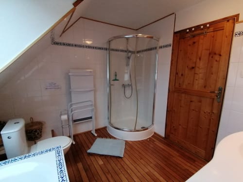 Ferienhaus Ker Huon - Badezimmer - Ferienhaus mit privatem, überdachten und beheizten Pool, Ferienvermietung, Rosa Granitküste - Côtes d'Armor - Bretagne - Perros Guirec Tréguier Trégastel Paimpol Frankreich