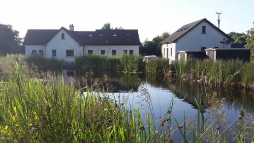 spacious property - Kilskeery - modern country house - kitchen - fireplace - hot tub - cozy - lough Erne