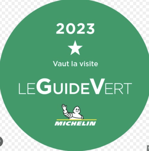 Badge d'distinction Le Guide Vert Michelin 2023 de La Maison De Fleurat à Domeyrot, France