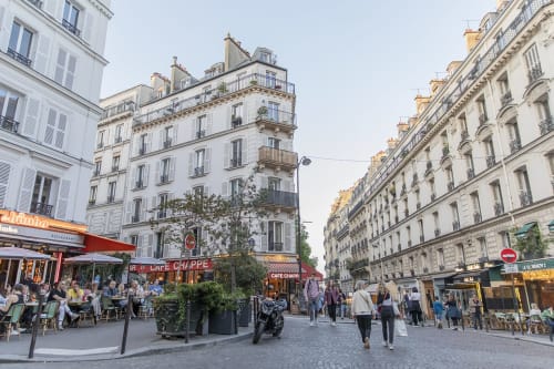 Montmartre, Place du Tertre, short-term renting in Paris, Paris, Montmartre Apartments, Abbesses,