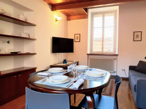 Appartamenti di Villa Vista Lago | Soggiorno finemente arredato | Affitto appartamento a Varenna e Bellano. | Downtown Varenna | Vista Lago | Varenna case | hotel vacanza | Varenna B&B| Villa Varenna | Casa sul lago | Traghetto | Dove dormire a Varenna 