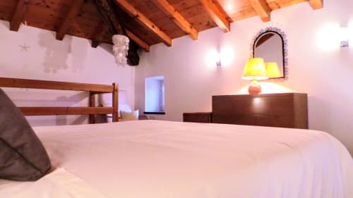 Appartamenti di Villa Vista Lago | Camera da letto | Aria Condizionata, Wi-Fi, smart TV | Affitto appartamento a Varenna e Bellano. | Downtown Varenna | Vista Lago | Varenna case | hotel vacanza | Varenna B&B| Villa Varenna | Casa sul lago | Traghetto | Dove dormire a Varenna 