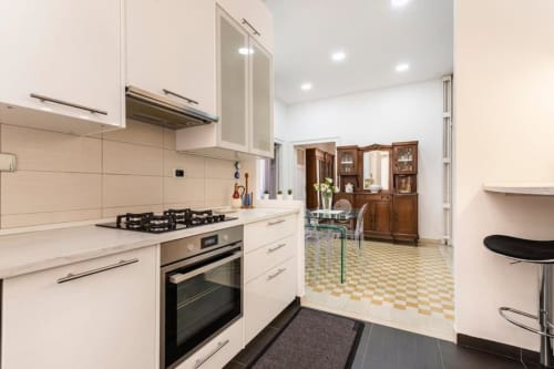 Fully equipped Kitchen with view on dining room