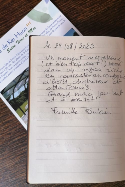 Eine sehr positive Bewertung nach einem Aufenthalt im Ferienhaus Ker Huon –
Ferienhaus mit privatem, überdachtem und beheiztem Pool,
Ferienunterkunft an der Rosa Granitküste – Côtes-d’Armor, Bretagne,
in der Nähe von Perros-Guirec, Tréguier, Trégastel und Paimpol.