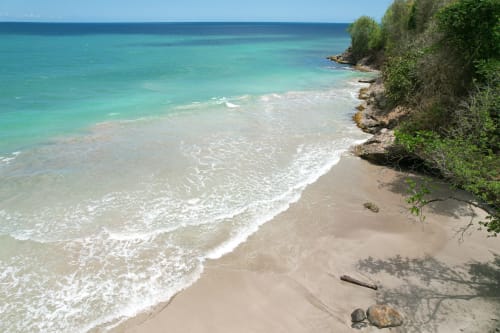Plage de Anse de Nogent à 3 minutes en Voiture du DOMAINE SIMINI