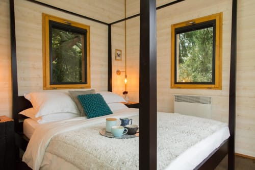 Four Poster Bed in the Treehouse | French Treehouse Holidays for Couples 