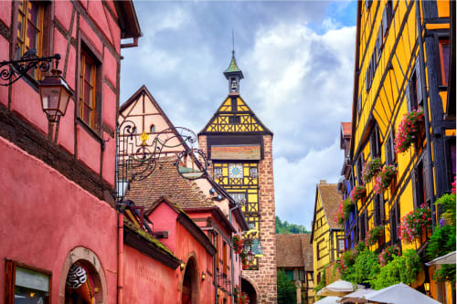 Rue d'un village Alsacien gîte Maison Gatsby, partir en vacances en Alsace