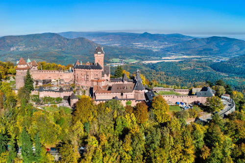 Château du haut koenigsbourg en Alsace. Vacances en Alsace Maison Gatsby
