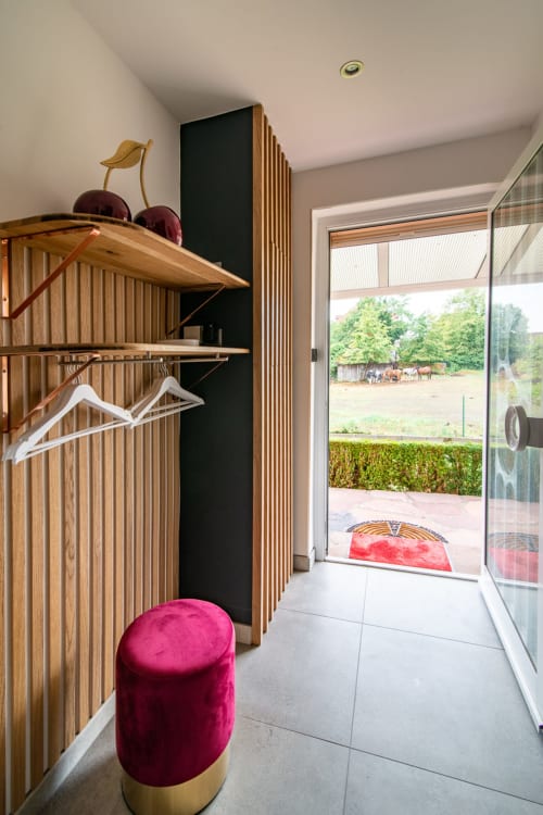 Penderie et entrée gîte Maison Gatsby Alsace