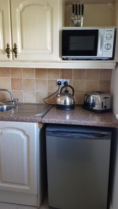 wicklow - cozy - studio - garden - ocean views - kitchen - comfortable - east ireland - family - couple
