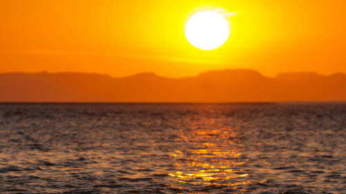 Impresionante atardecer sobre el Mar de Cortés en BajaReal Hotel Boutique en La Paz, México