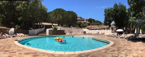 Animation autour de la piscine de La Calade