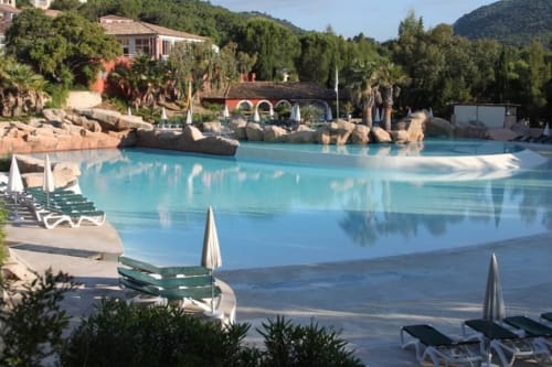 Grimaud Côte d'Azur France Piscine privée location villa familiale vacances ensoleillée résidence famille securisée