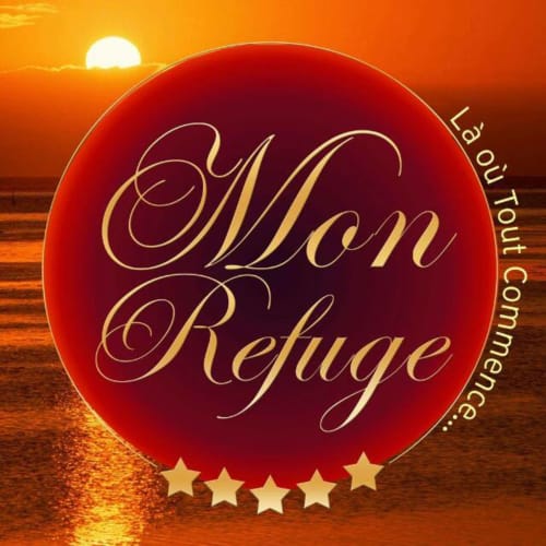 Logo de l'hôtel Mon Refuge avec coucher de soleil, Les Anses d'Arlet, Martinique
