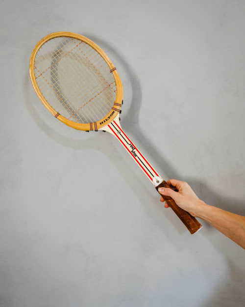 Raquette de tennis ancienne. Hilton