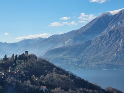 Cose da fare vicino a Villa Vista Lago | Castello di Vezio a Perledo a 15 minuti da Villa Vista Lago Bellano | Hotel in Bellano | Bed & Breakfasts in Bellano | B&B in Bellano | Hotel lago di Como a Bellano | Hotels | Dove dormire Bellano | Casa Vacanze in Bellano | Appartamento lussuoso in Bellano | Modern design vista lago | Downtown Varenna