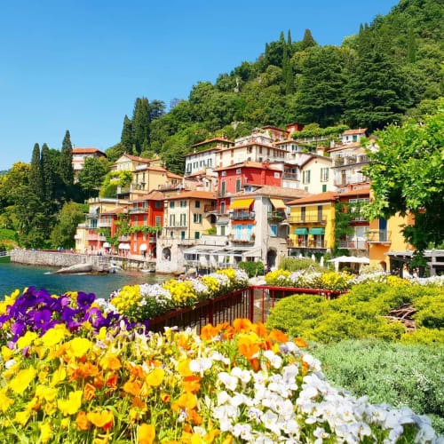 Varenna lake view |  fishing village | Varenna Lago di Como | Villa Vista Lago | Villa Lake View | Lake Apartment Rental | B&B | Hotel | fiori primavera Varenna