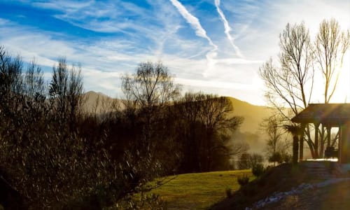 Pyrénées, hôtel, chalets, bois, nature, lac, verdure, couché de soleil