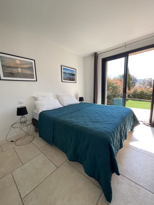 Chambre principale de la villa Les Terrasses de Conti