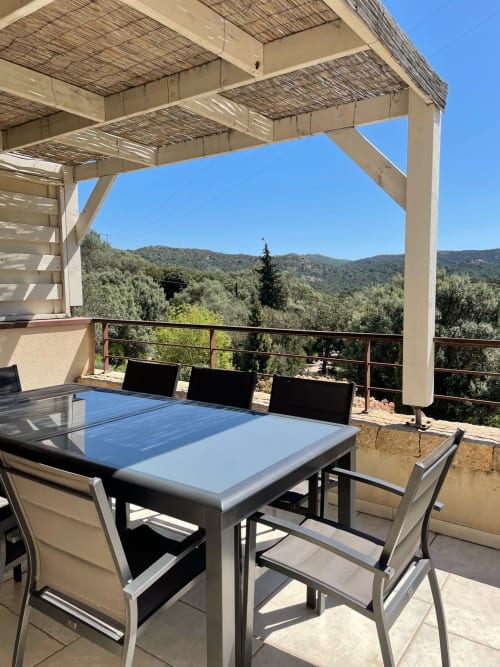 Terrasse ensoleillée avec vue dégagée, Les Terrasses de Conti