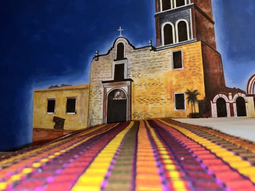 Iglesia colonial con piso de rayas coloridas en BajaReal Hotel Boutique, La Paz México