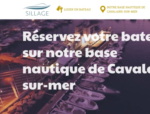 Bateaux amarrés à la marina de Cavalaire-sur-Mer au crépuscule, base de location Villa Sigahi