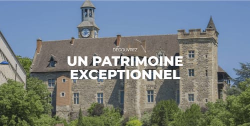 Château médiéval avec tour d'horloge à Domérat, France - Gîte du Miroir Domérat