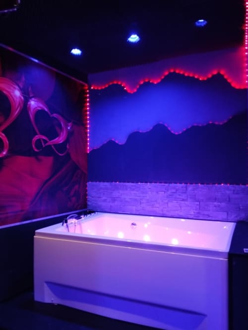 logement atypique Toulon , VAR, PACA avec jacuzy, sauna, pour week end amoureux et séjour insolite