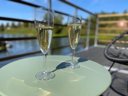 Champagne sur la terrasse du Bâbord