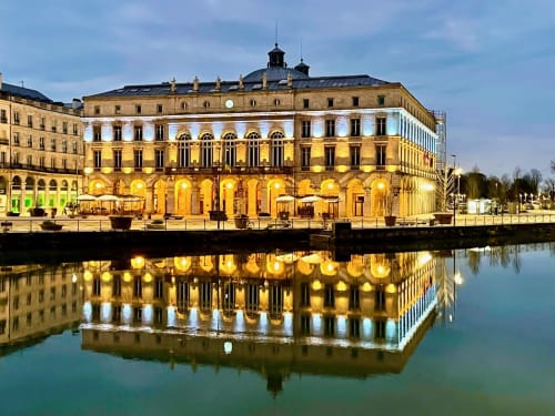 Mairie de Bayonne. Tourisme au Pays basque. Tourisme culturel Bayonne.