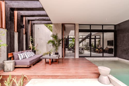 Villa Karmond House en Tulum con terraza, piscina, jardín tropical e interiores modernos